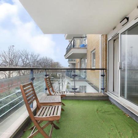לונדון 2 Bedroom Flat In Riverside West מראה חיצוני תמונה