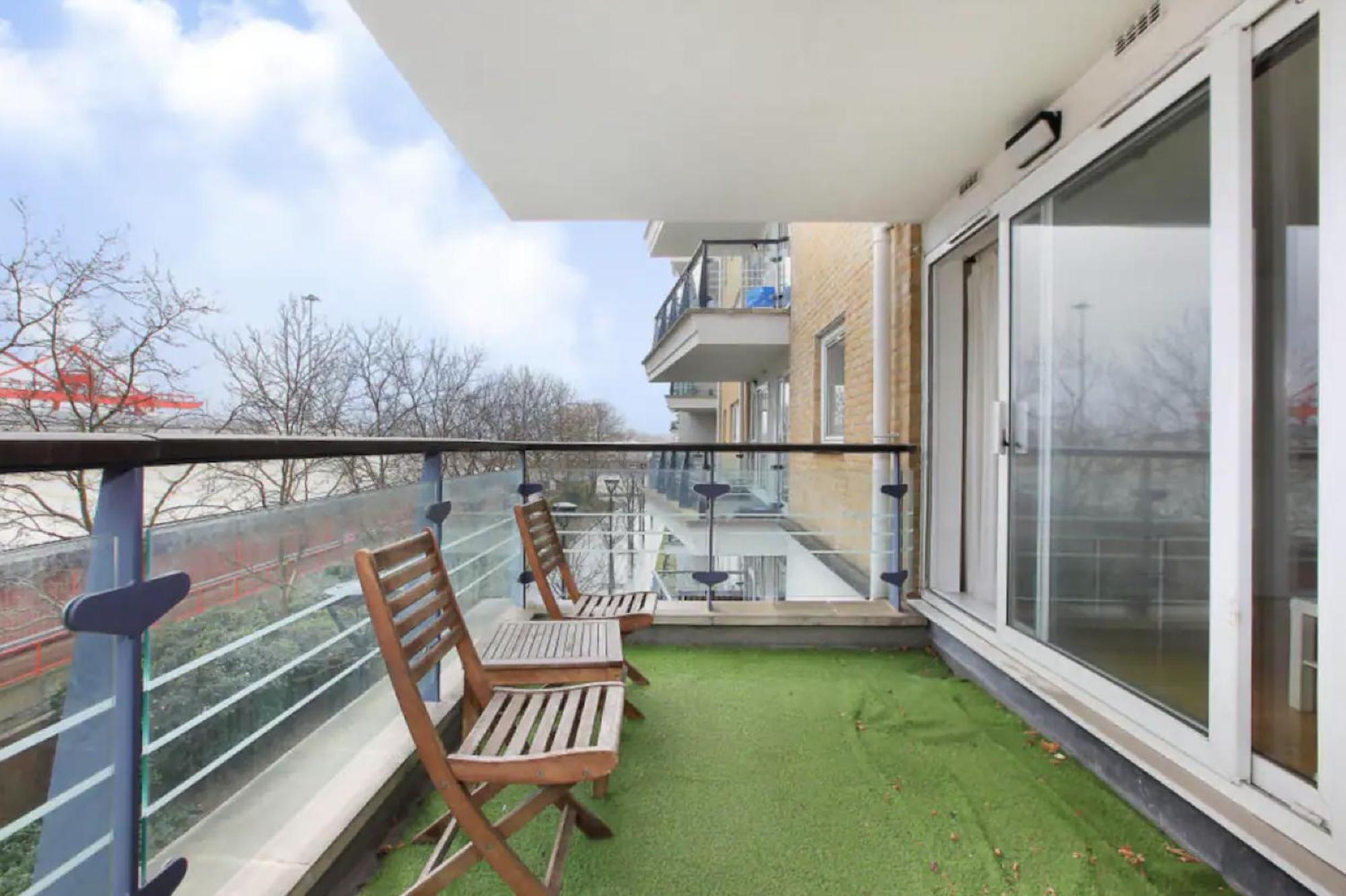לונדון 2 Bedroom Flat In Riverside West מראה חיצוני תמונה
