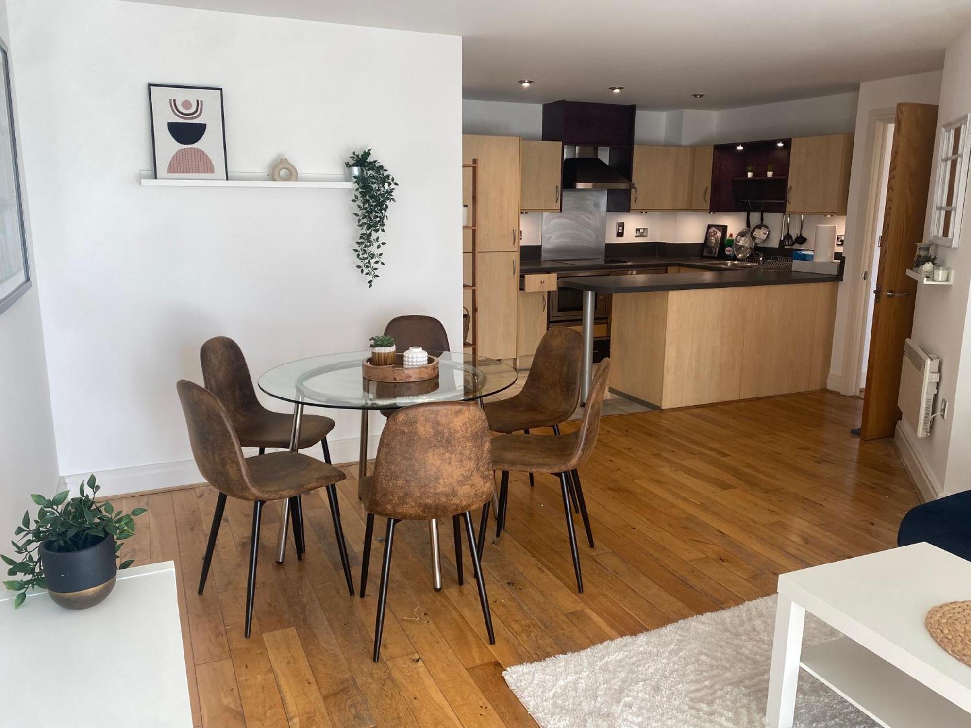 לונדון 2 Bedroom Flat In Riverside West מראה חיצוני תמונה
